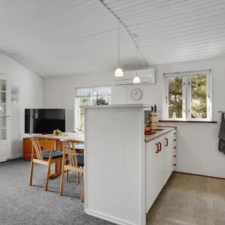 2 Bedroom Gorgeous In Feriehus *