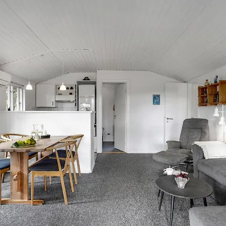 2 Bedroom Gorgeous In Feriehus