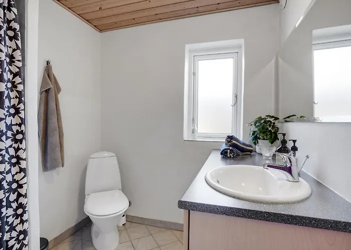 2 Bedroom Gorgeous In *